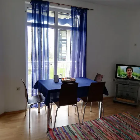Апартамент Ема Apartment